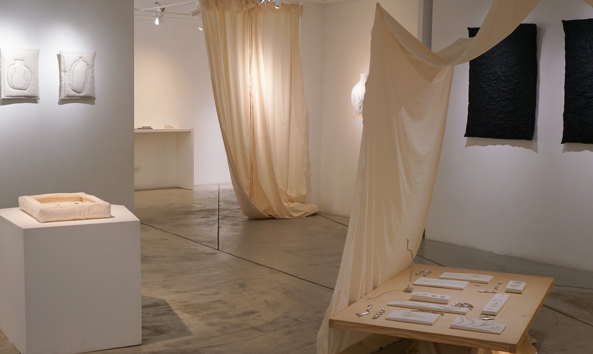 織品藝術家李佳玲個展《想像的房間》，以軟雕塑探問收藏的意義