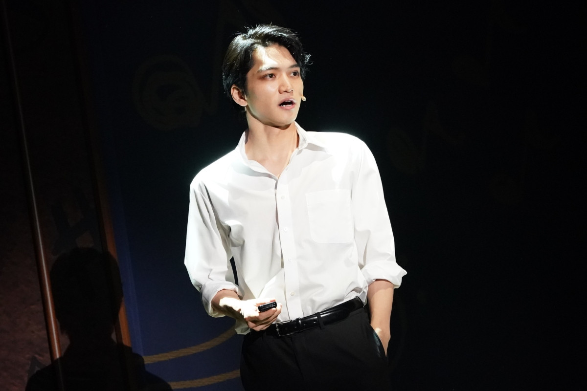 現年僅26歲的三浦宏規曾以本劇、《神隱少女》及另多部舞台劇的優秀表現奪得2023年菊田一夫演劇賞。(圖片提供:東寶演劇部) 現年僅26歲的三浦宏規曾以本劇、《神隱少女》及另多部舞台劇的優秀表現奪得2023年菊田一夫演劇賞。(圖片提供:東寶演劇部)