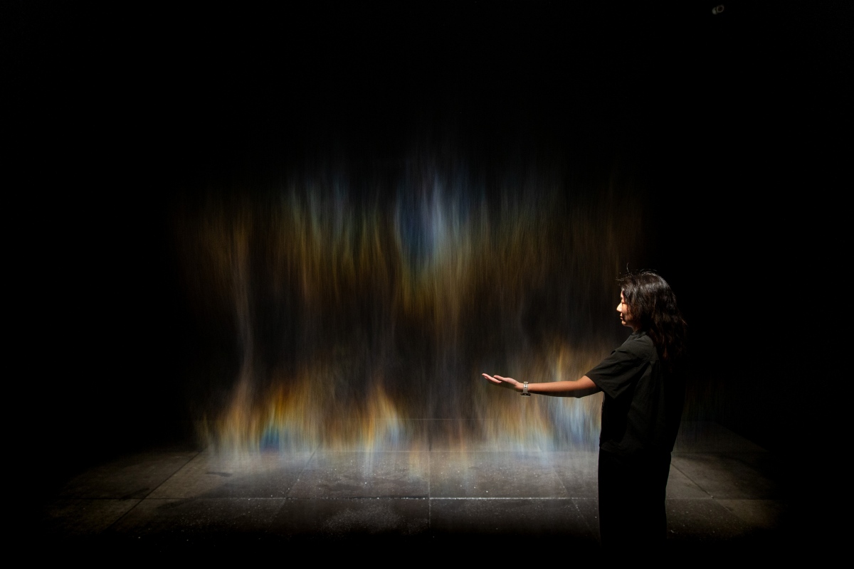 奧拉弗・埃利亞松,《美》,1993。圖片攝影/提供:臺北市立美術館,2025;洛杉磯當代藝術館典藏。© 1993 奧拉弗・埃利亞松 奧拉弗・埃利亞松,《美》,1993。圖片攝影/提供:臺北市立美術館,2025;洛杉磯當代藝術館典藏。© 1993 奧拉弗・埃利亞松