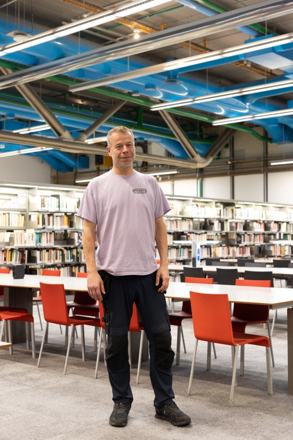 德國藝術家Wolfgang Tillmans為龐畢度中心帶來「暫別」之作,亦是他個人睽違20餘年再度登上巴黎機構級別場館舉辦個展。(圖片提供:Celine / Wolfgang Tillmans à la Bpi, janvier 2025 © Centre Pompidou) 德國藝術家Wolfgang Tillmans為龐畢度中心帶來「暫別」之作,亦是他個人睽違20餘年再度登上巴黎機構級別場館舉辦個展。(圖片提供:Celine / Wolfgang Tillmans à la Bpi, janvier 2025 © Centre Pompidou)