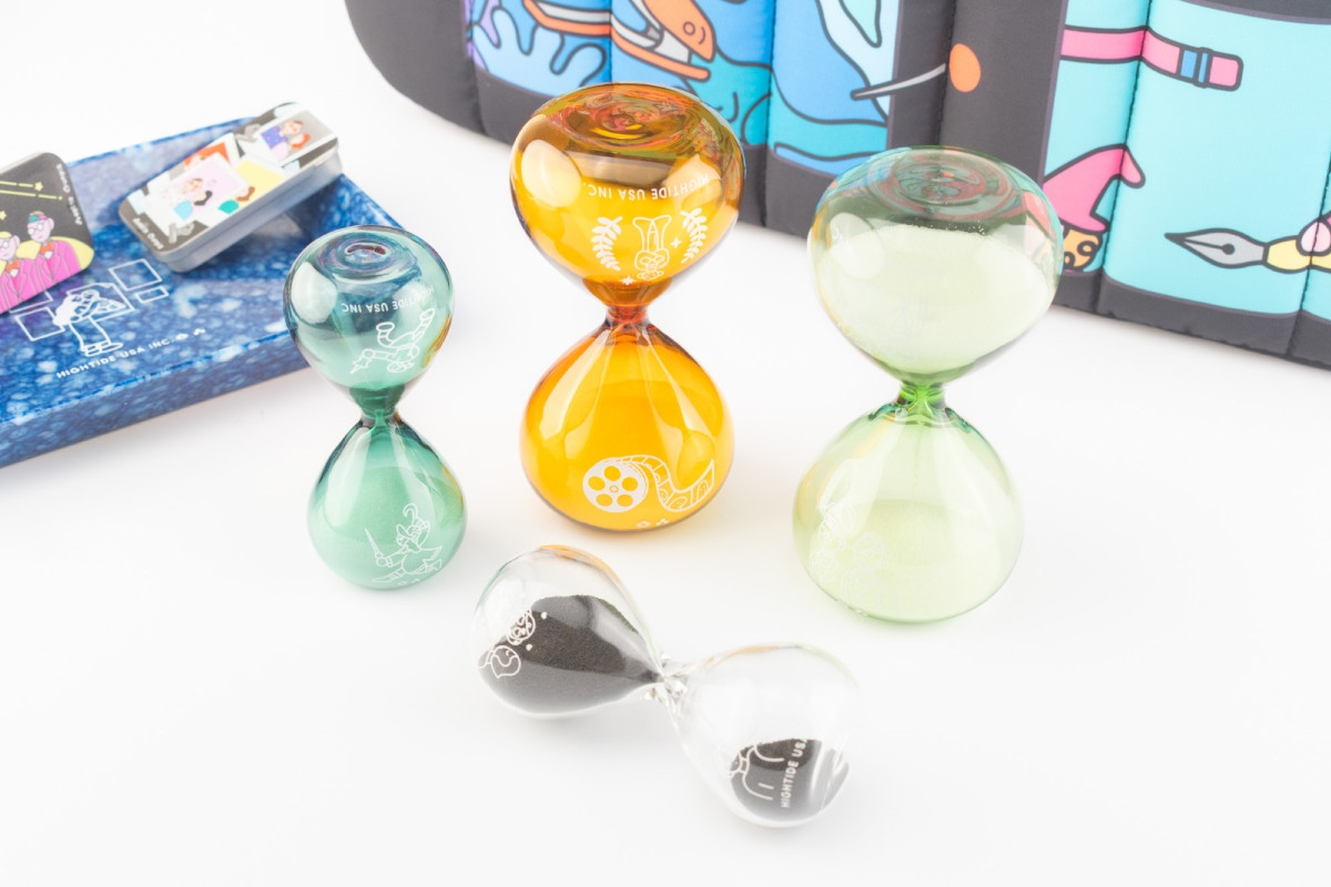 unpis x HIGHTIDE沙漏。(圖片提供:誠品) unpis x HIGHTIDE沙漏。(圖片提供:誠品)