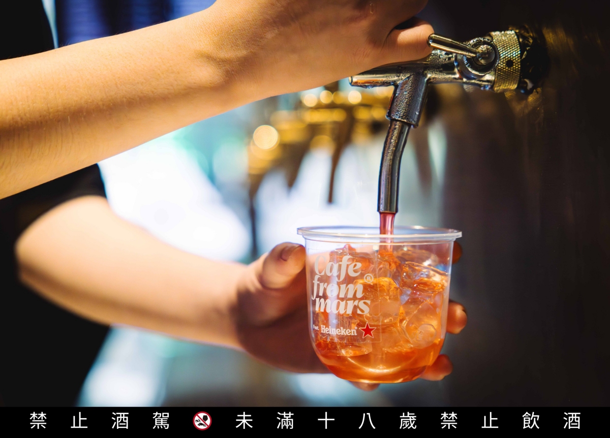 三款限定特調的靈感都來自於地球人對於火星的想像命名,也是對在火星上喝海尼根的全新詮釋。(圖片提供:海尼根) 三款限定特調的靈感都來自於地球人對於火星的想像命名,也是對在火星上喝海尼根的全新詮釋。(圖片提供:海尼根)