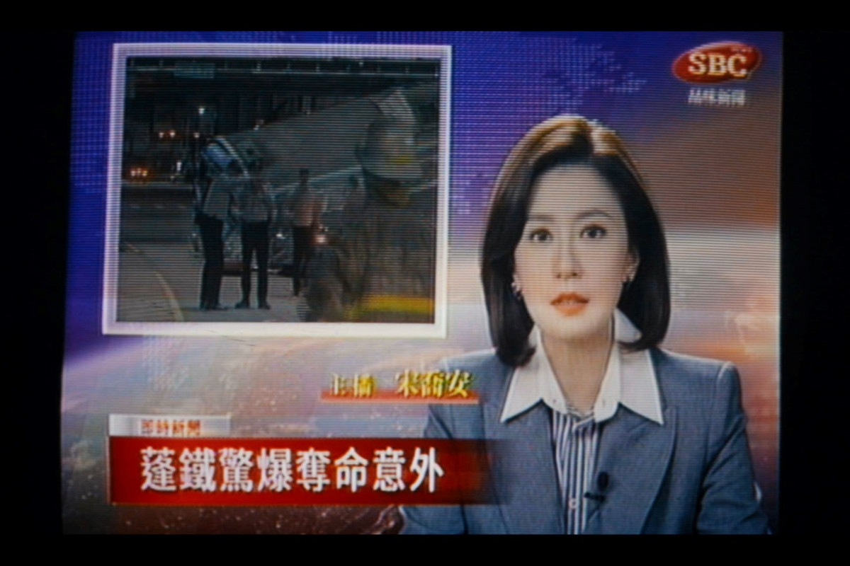 《我們與惡的距離》主角賈靜雯以主播角色出演《與惡2》片段,如為觀眾串起了這6年時間,重啟對話。(圖片提供:CATCHPLAY+、公視、大慕可可) 《我們與惡的距離》主角賈靜雯以主播角色出演《與惡2》片段,如為觀眾串起了這6年時間,重啟對話。(圖片提供:CATCHPLAY+、公視、大慕可可)