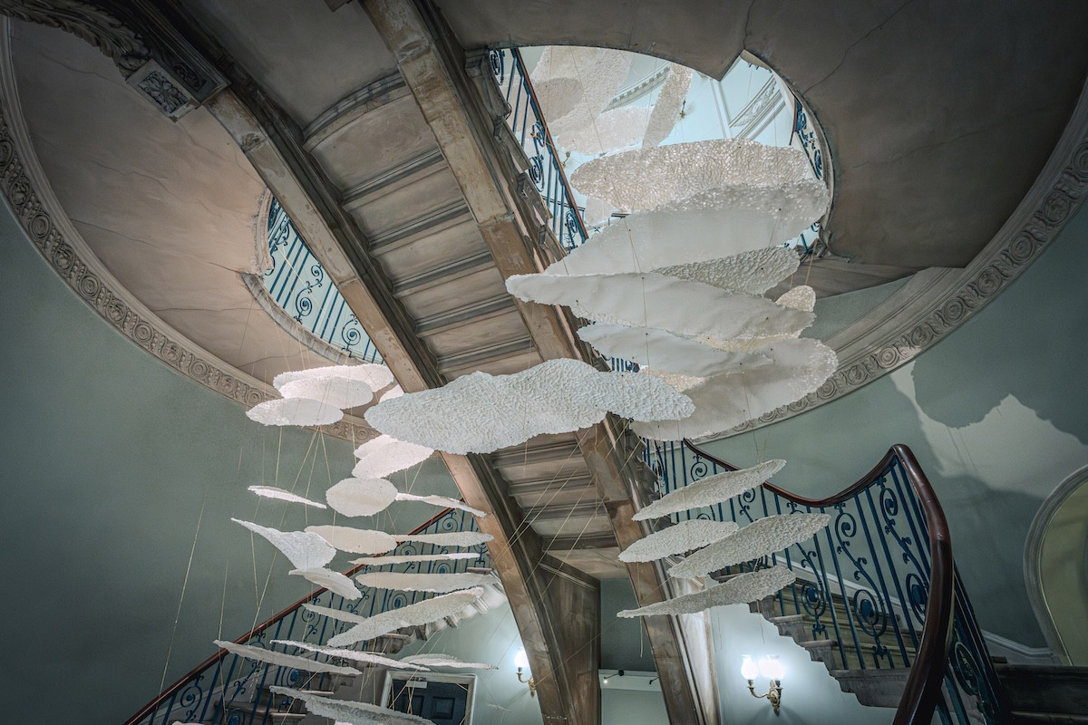 隈研吾實驗計劃「和紙雲朵」亮相倫敦!飄進18世紀古典建築,展開一場東西方對話 隈研吾實驗計劃「和紙雲朵」亮相倫敦!飄進18世紀古典建築,展開一場東西方對話