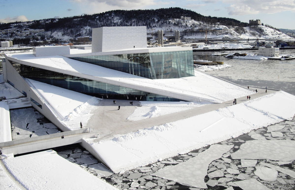 Snøhetta設計「上海歌劇院」即將完工!戲曲扇子化身開放式屋頂和螺旋階梯 Snøhetta設計「上海歌劇院」即將完工!戲曲扇子化身開放式屋頂和螺旋階梯