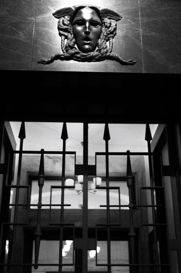 Ralph Gibson攝影作品〈GATE Milano〉。(圖片提供:徠卡 © Ralph_Gibson_GATE_Milano) Ralph Gibson攝影作品〈GATE Milano〉。(圖片提供:徠卡 © Ralph_Gibson_GATE_Milano)