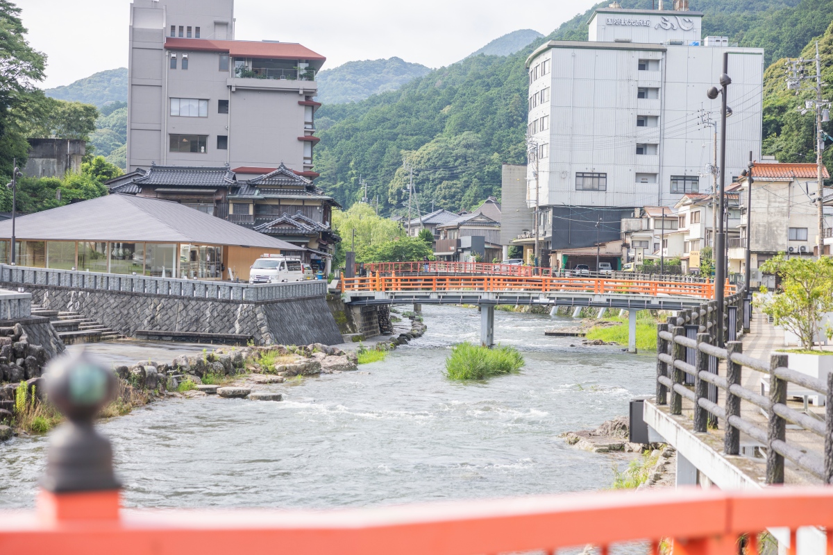 距離福岡半小時車程的山口縣,擁有迷人的自然風景、歷史悠久的溫泉文化。(圖片提供:Booking.com) 距離福岡半小時車程的山口縣,擁有迷人的自然風景、歷史悠久的溫泉文化。(圖片提供:Booking.com)