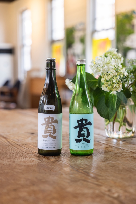 永山本家酒造場的招牌清酒「貴」(Taka),以當地無農藥栽培的山田錦米與清澈的木戶川水釀造而成。(圖片提供:Booking.com) 永山本家酒造場的招牌清酒「貴」(Taka),以當地無農藥栽培的山田錦米與清澈的木戶川水釀造而成。(圖片提供:Booking.com)