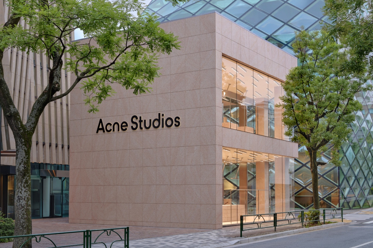 店鋪座落東京核心地段青山區主要購物街角。(圖片提供:Acne Studios) 店鋪座落東京核心地段青山區主要購物街角。(圖片提供:Acne Studios)