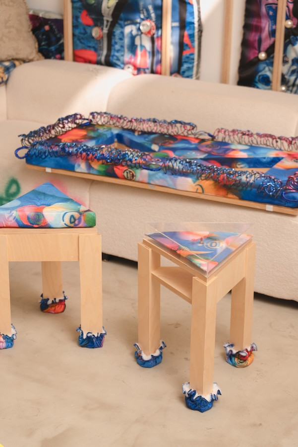 Objects Ark舟舟物物《我不是凳子》特展!設計家具「三角凳」結合雕塑與視覺藝術 Objects Ark舟舟物物《我不是凳子》特展!設計家具「三角凳」結合雕塑與視覺藝術