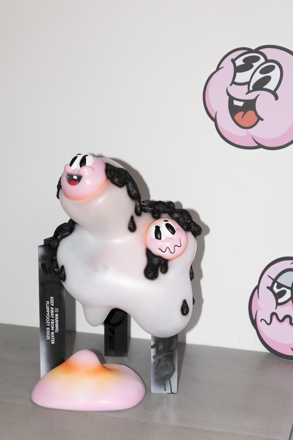 Objects Ark舟舟物物《我不是凳子》特展!設計家具「三角凳」結合雕塑與視覺藝術 Objects Ark舟舟物物《我不是凳子》特展!設計家具「三角凳」結合雕塑與視覺藝術