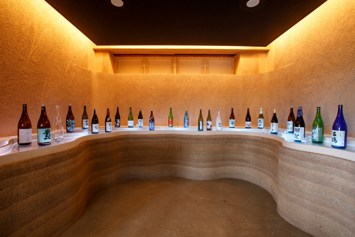 「海與月」日本酒BAR(圖片提供:Booking.com) 「海與月」日本酒BAR(圖片提供:Booking.com)