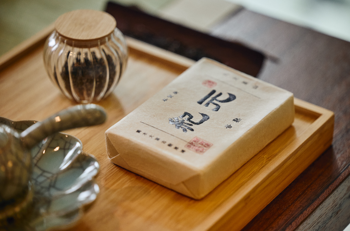 「POUYUENJI寶元紀」打造最講究的茶飲外帶店!經典元紀熟普輕鬆喝,「冰滴茶」萃出風土滋味 「POUYUENJI寶元紀」打造最講究的茶飲外帶店!經典元紀熟普輕鬆喝,「冰滴茶」萃出風土滋味