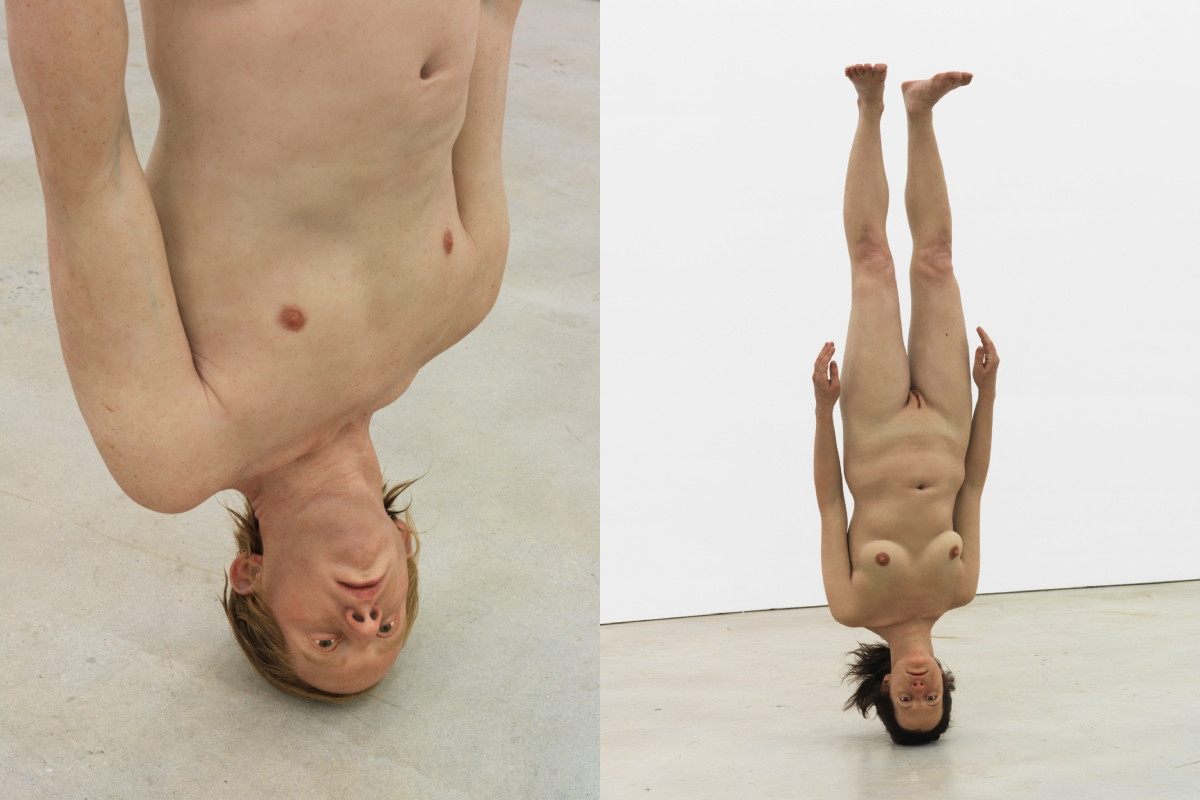 左為展品〈人物1〉局部特寫,2015,矽膠、鋼、聚氨酯、頭髮;右為展品〈人物2〉,2015,矽膠、鋼、聚氨酯、頭髮。(圖片提供:毓繡美術館 © Tony Matelli) 左為展品〈人物1〉局部特寫,2015,矽膠、鋼、聚氨酯、頭髮;右為展品〈人物2〉,2015,矽膠、鋼、聚氨酯、頭髮。(圖片提供:毓繡美術館 © Tony Matelli)