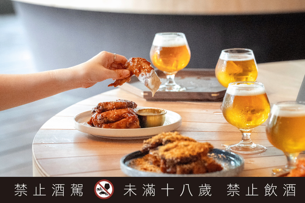 台北小巨蛋「GUMGUM EGG」雞翅啤酒餐廳!Big 7 Travel評台北最好吃雞翅,戶外酒吧首登場 台北小巨蛋「GUMGUM EGG」雞翅啤酒餐廳!Big 7 Travel評台北最好吃雞翅,戶外酒吧首登場