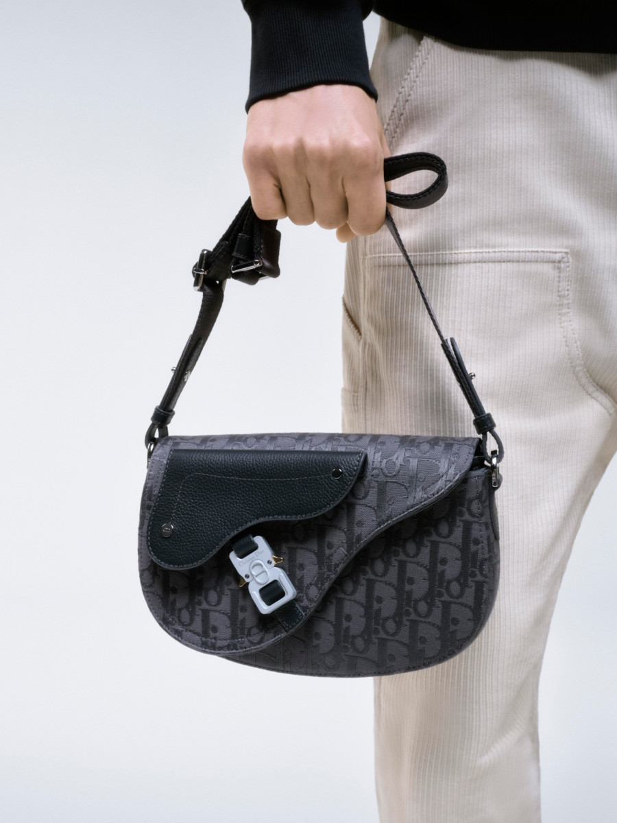 Dior Diorling膠囊系列Saddle黑色Oblique緹花肩背包。(圖片提供:Dior) Dior Diorling膠囊系列Saddle黑色Oblique緹花肩背包。(圖片提供:Dior)