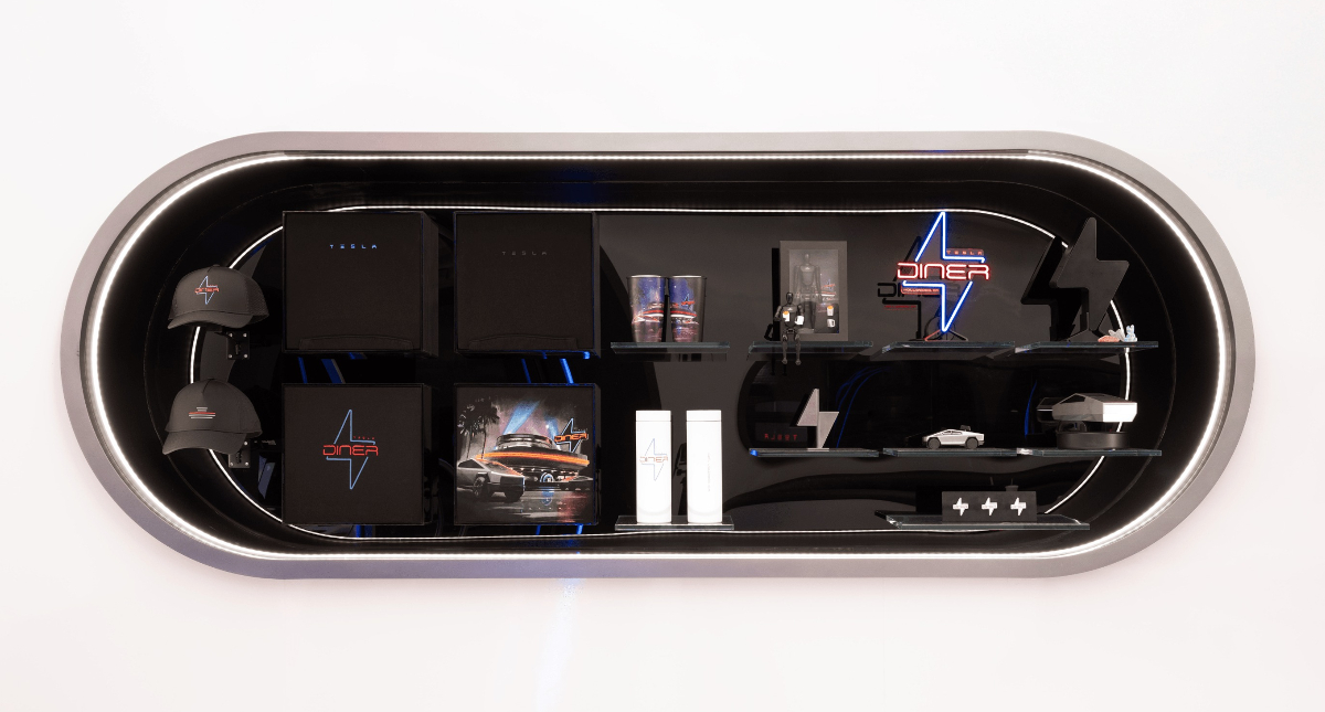 特斯拉「Tesla Diner」集美式餐廳、充電站和露天電影院!填補駕駛等待充電的空閒 特斯拉「Tesla Diner」集美式餐廳、充電站和露天電影院!填補駕駛等待充電的空閒