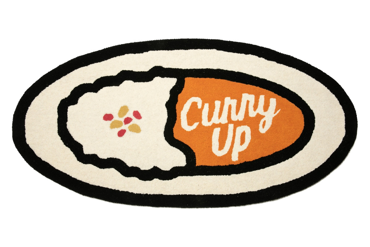 Human Made Curry Up奶油雞肉咖哩大地墊,NT$8,888。(圖片提供:Curry Up) Human Made Curry Up奶油雞肉咖哩大地墊,NT$8,888。(圖片提供:Curry Up)