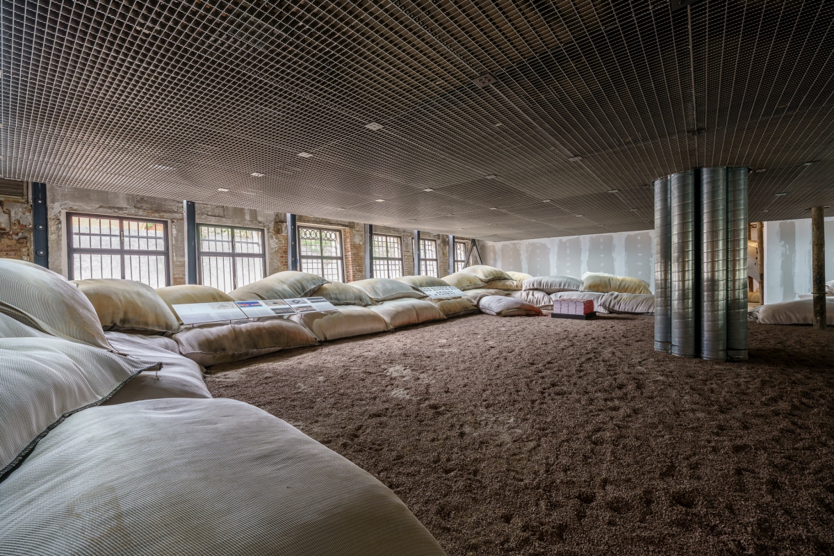 巴林館《Heatwave》。(圖片提供:La Biennale di Venezia,攝影:Andrea Avezzù) 巴林館《Heatwave》。(圖片提供:La Biennale di Venezia,攝影:Andrea Avezzù)