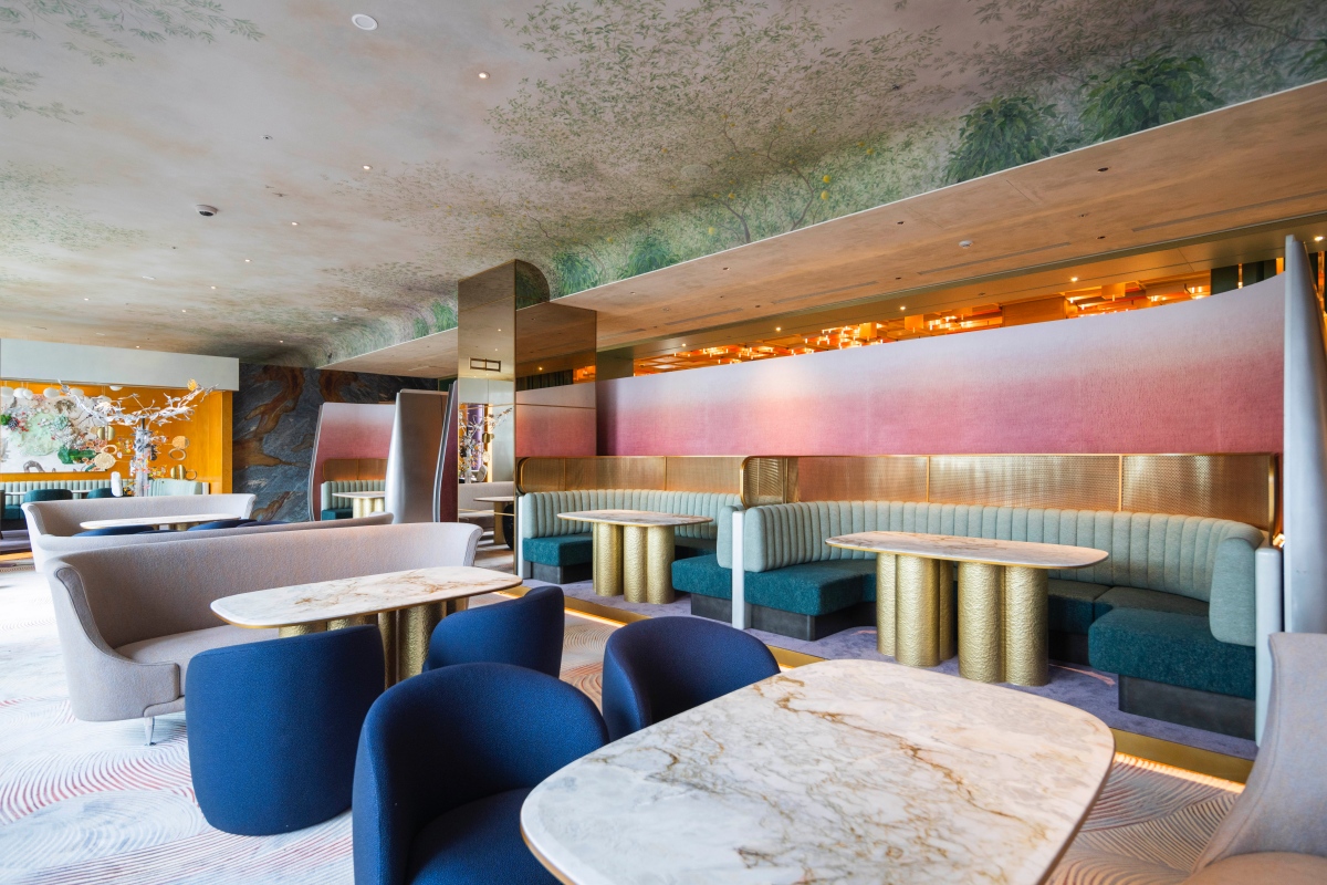 SIREN’S LOUNGE尊榮體驗區 受米蘭精緻而充滿活力的咖啡館氛圍啟發,LOUNGE 融合了優雅的設計、冷色調和精選材質,營造出宜人的空間。(圖片提供:星巴克) SIREN’S LOUNGE尊榮體驗區 受米蘭精緻而充滿活力的咖啡館氛圍啟發,LOUNGE 融合了優雅的設計、冷色調和精選材質,營造出宜人的空間。(圖片提供:星巴克)