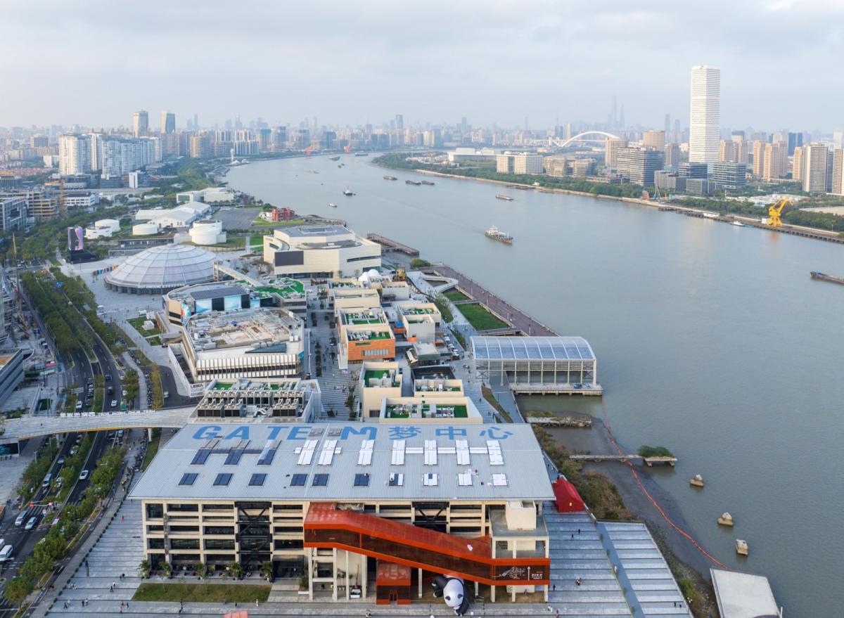 位於西岸夢中心開發區南側的「GATE M 西岸夢中心」,由荷蘭建築團隊MVRDV負責總體規劃設計。© Liu Guowei 劉國威 位於西岸夢中心開發區南側的「GATE M 西岸夢中心」,由荷蘭建築團隊MVRDV負責總體規劃設計。© Liu Guowei 劉國威