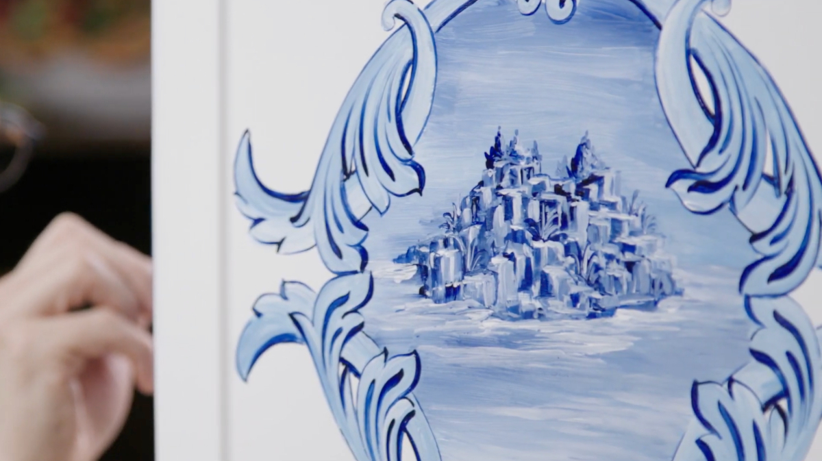 Smeg攜手Dolce & Gabbana推「藍色地中海」絕美家電！職人手繪花磚圖樣，冰箱、咖啡機自成風景