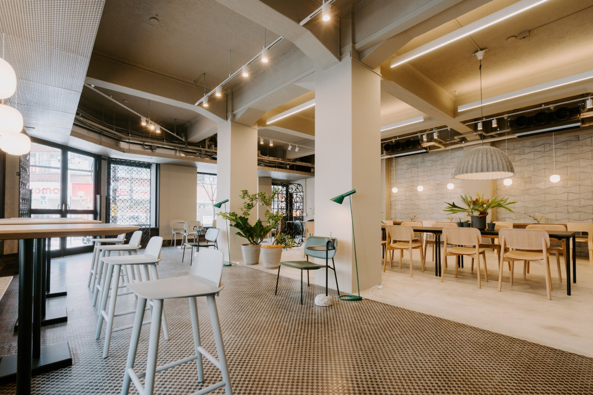 可作休憩或商談空間的「goodroom lounge」;圖為新橋店。(圖片來源:gooddays) 可作休憩或商談空間的「goodroom lounge」;圖為新橋店。(圖片來源:gooddays)