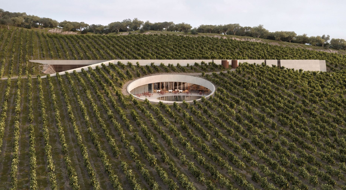 如太空戰艦降落森林！希臘神秘葡萄酒莊Ktima Aidipsos：地下圓形建築融入地景，創造理想釀酒環境