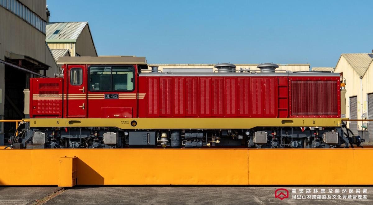 阿里山小火車「森里號」新亮相！列車設計融合日出意象，座位變寬、加裝自動門等全面升級