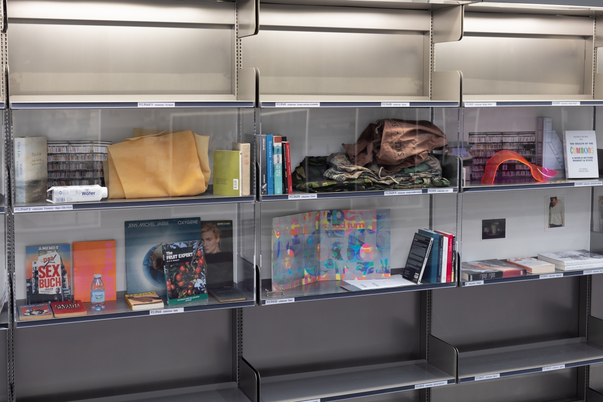 展覽一景。(攝影:Wolfgang Tillmans|圖片由Galerie Buchholz、巴黎 Chantal Crousel 畫廊、 倫敦 Maureen Paley 畫廊、紐約 David Zwirner 畫廊提供) 展覽一景。(攝影:Wolfgang Tillmans|圖片由Galerie Buchholz、巴黎 Chantal Crousel 畫廊、 倫敦 Maureen Paley 畫廊、紐約 David Zwirner 畫廊提供)