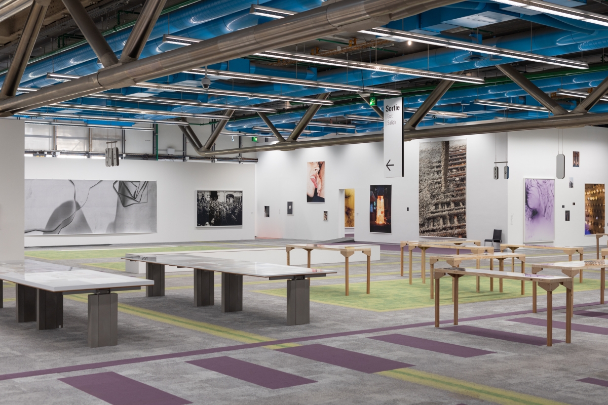 展覽一景。(攝影:Wolfgang Tillmans|圖片由Galerie Buchholz、巴黎 Chantal Crousel 畫廊、 倫敦 Maureen Paley 畫廊、紐約 David Zwirner 畫廊提供) 展覽一景。(攝影:Wolfgang Tillmans|圖片由Galerie Buchholz、巴黎 Chantal Crousel 畫廊、 倫敦 Maureen Paley 畫廊、紐約 David Zwirner 畫廊提供)