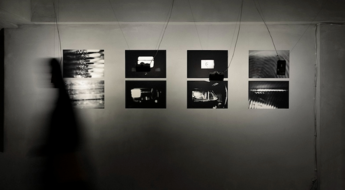 當觀景窗成為影像主角:李雨軒攝影展《Viewfinder》呈現「機器看到的世界」,思考觀看的本質