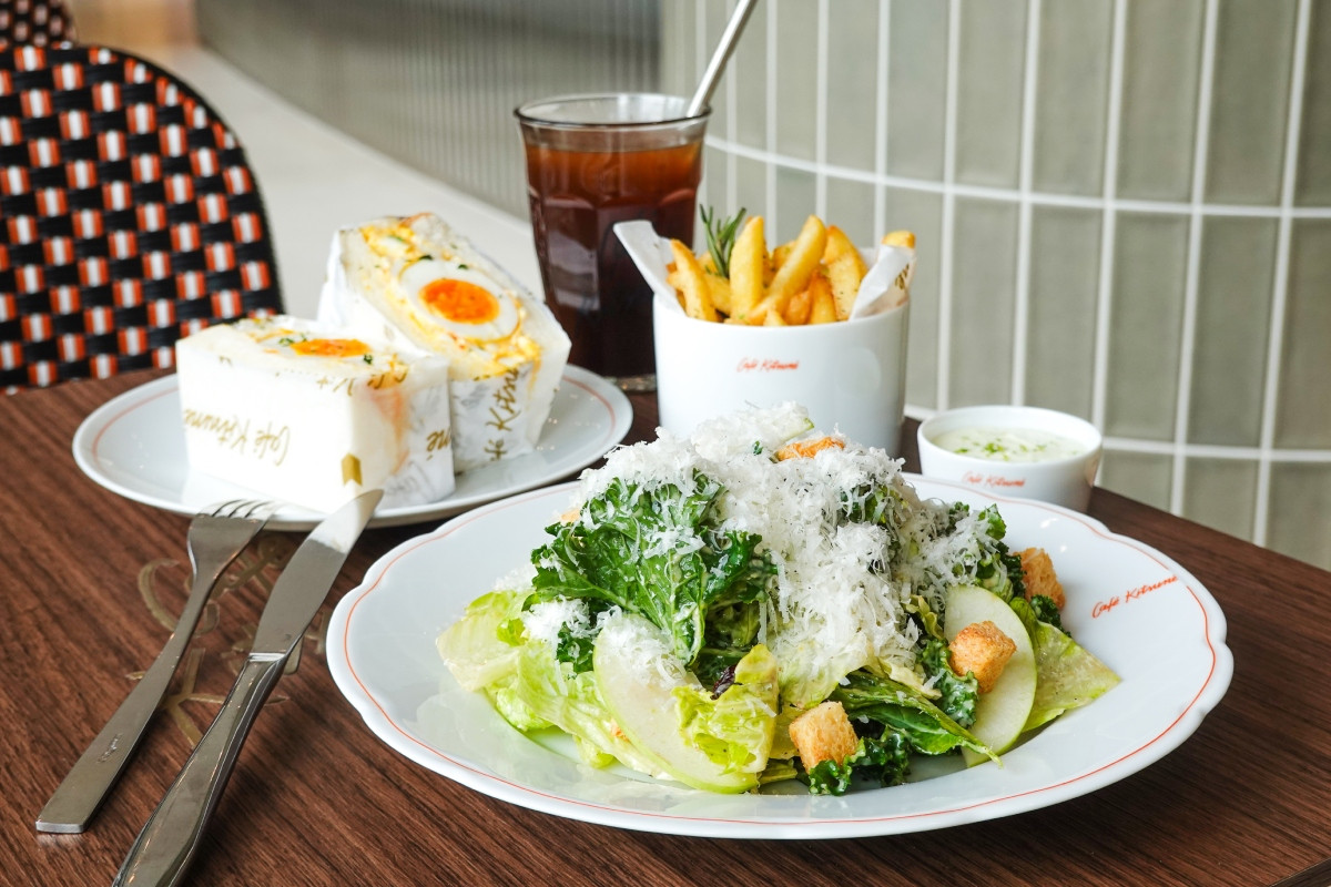 Café Kitsuné LaLaport南港門市限定組合內容包含早午餐、甜點和飲品各一。(圖片提供:Café Kitsuné) Café Kitsuné LaLaport南港門市限定組合內容包含早午餐、甜點和飲品各一。(圖片提供:Café Kitsuné)