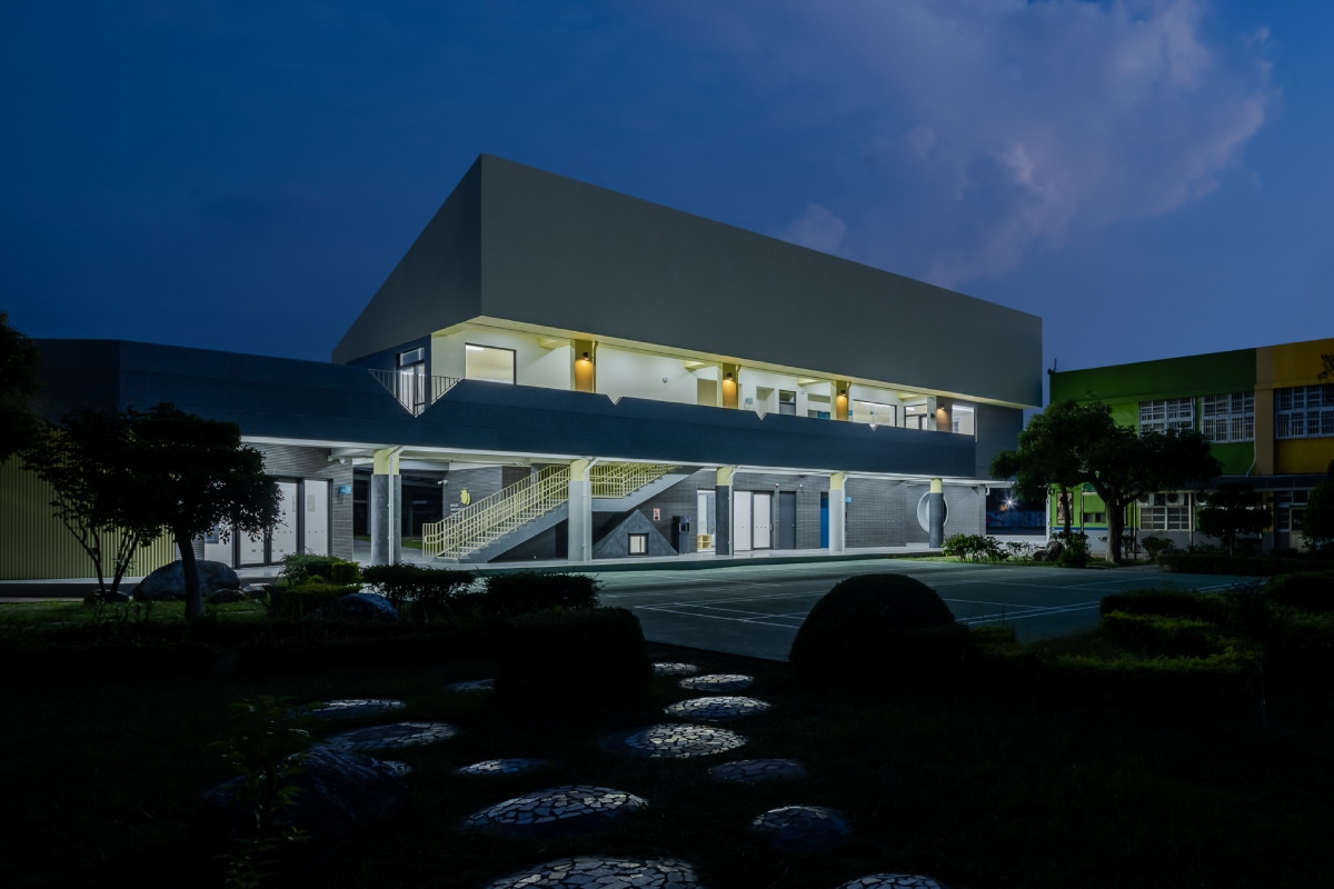 東明國小座落郊區,周邊環境主要為田園和農村。(圖片提供:office aaa/攝影:趙宇晨) 東明國小座落郊區,周邊環境主要為田園和農村。(圖片提供:office aaa/攝影:趙宇晨)