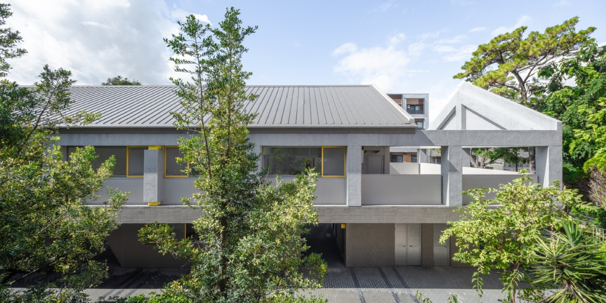 因應狹長型基地,建築採長向設計。(圖片提供:office aaa/攝影:趙宇晨) 因應狹長型基地,建築採長向設計。(圖片提供:office aaa/攝影:趙宇晨)