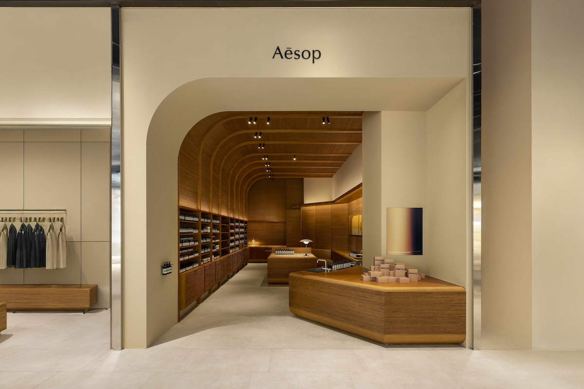 把老台南裝進店中!Aesop新光三越小北門店空間以謝宅、林百貨為靈感打造 把老台南裝進店中!Aesop新光三越小北門店空間以謝宅、林百貨為靈感打造