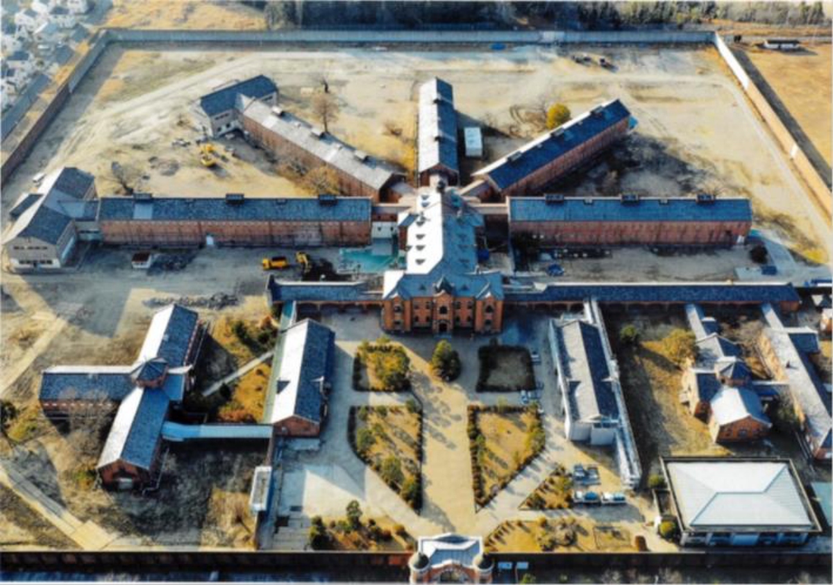 舊奈良監獄由曾參與許多監獄與法院建設的的建築師山下啟次郎操刀。(圖片來源:星野集團) 舊奈良監獄由曾參與許多監獄與法院建設的的建築師山下啟次郎操刀。(圖片來源:星野集團)