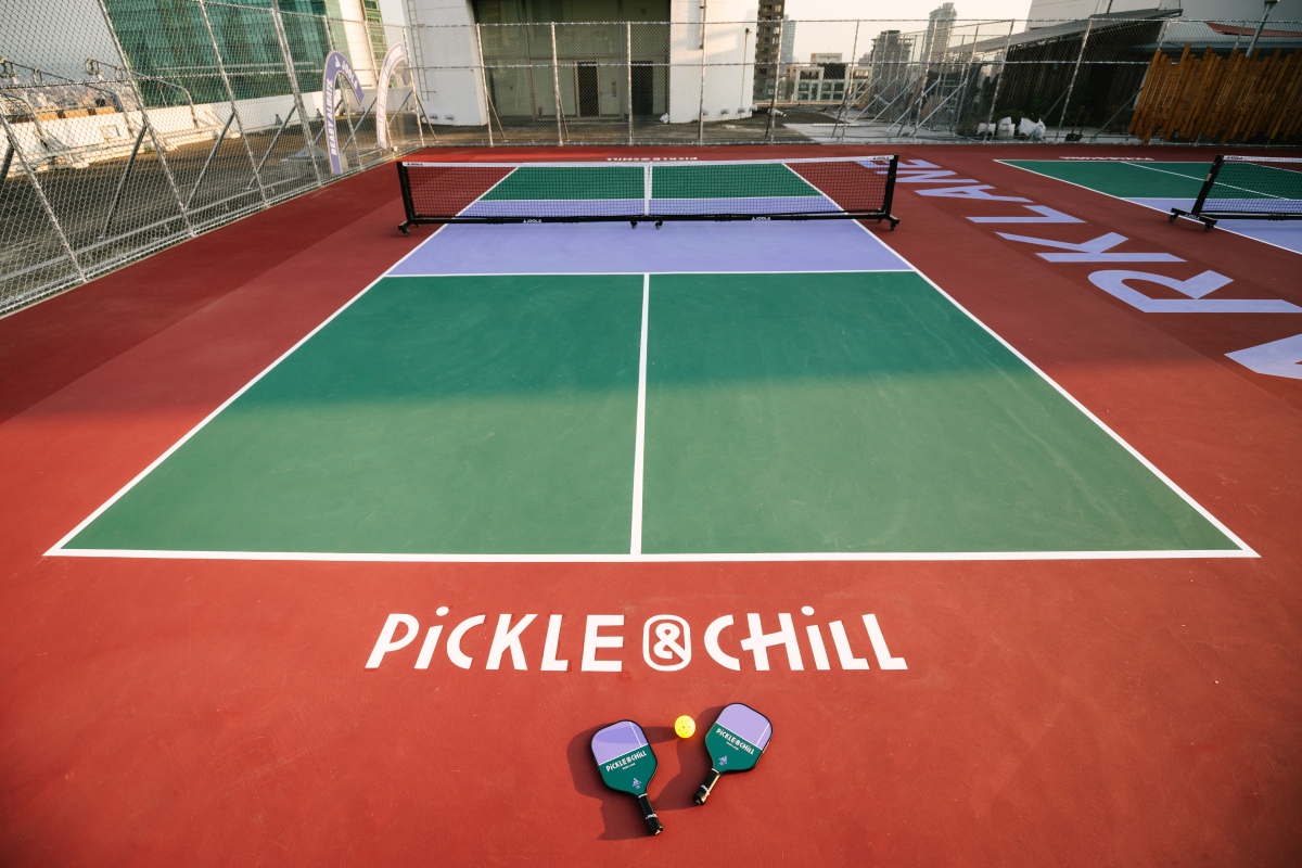 位在勤美誠品15F 天台的「PiCKLE & CHiLL 匹克球場」於9/26正式開幕。(圖片提供:勤美草悟) 位在勤美誠品15F 天台的「PiCKLE & CHiLL 匹克球場」於9/26正式開幕。(圖片提供:勤美草悟)