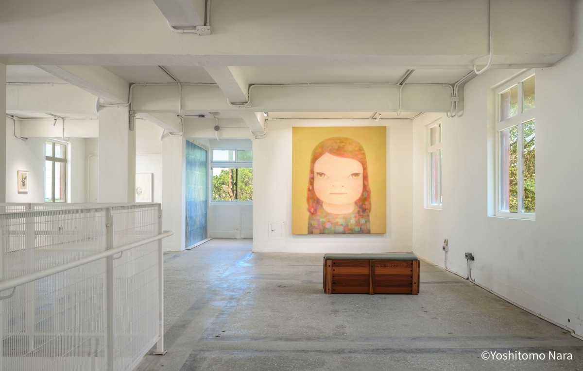 奈良美智經典之作《朦朧潮濕的一天》將在嘉義縣停留5個月。本圖為甫落幕的金瓜石展場。（圖片提供：文總）