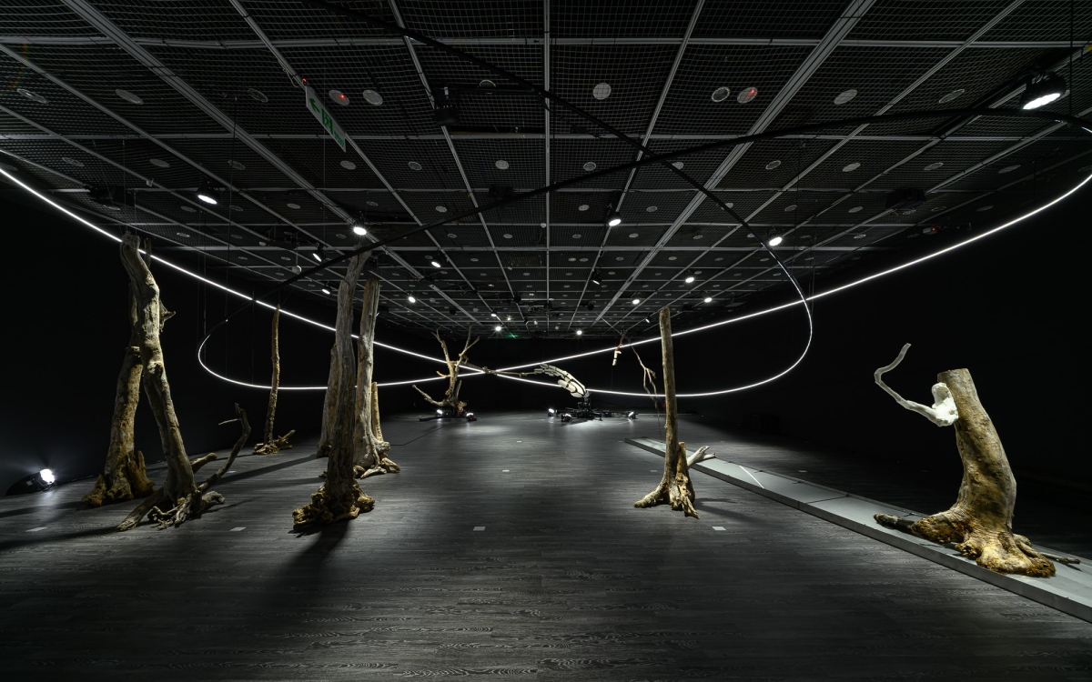 《宇宙201》(圖片提供:台北當代藝術館,攝影:ANPIS FOTO 王世邦) 《宇宙201》(圖片提供:台北當代藝術館,攝影:ANPIS FOTO 王世邦)