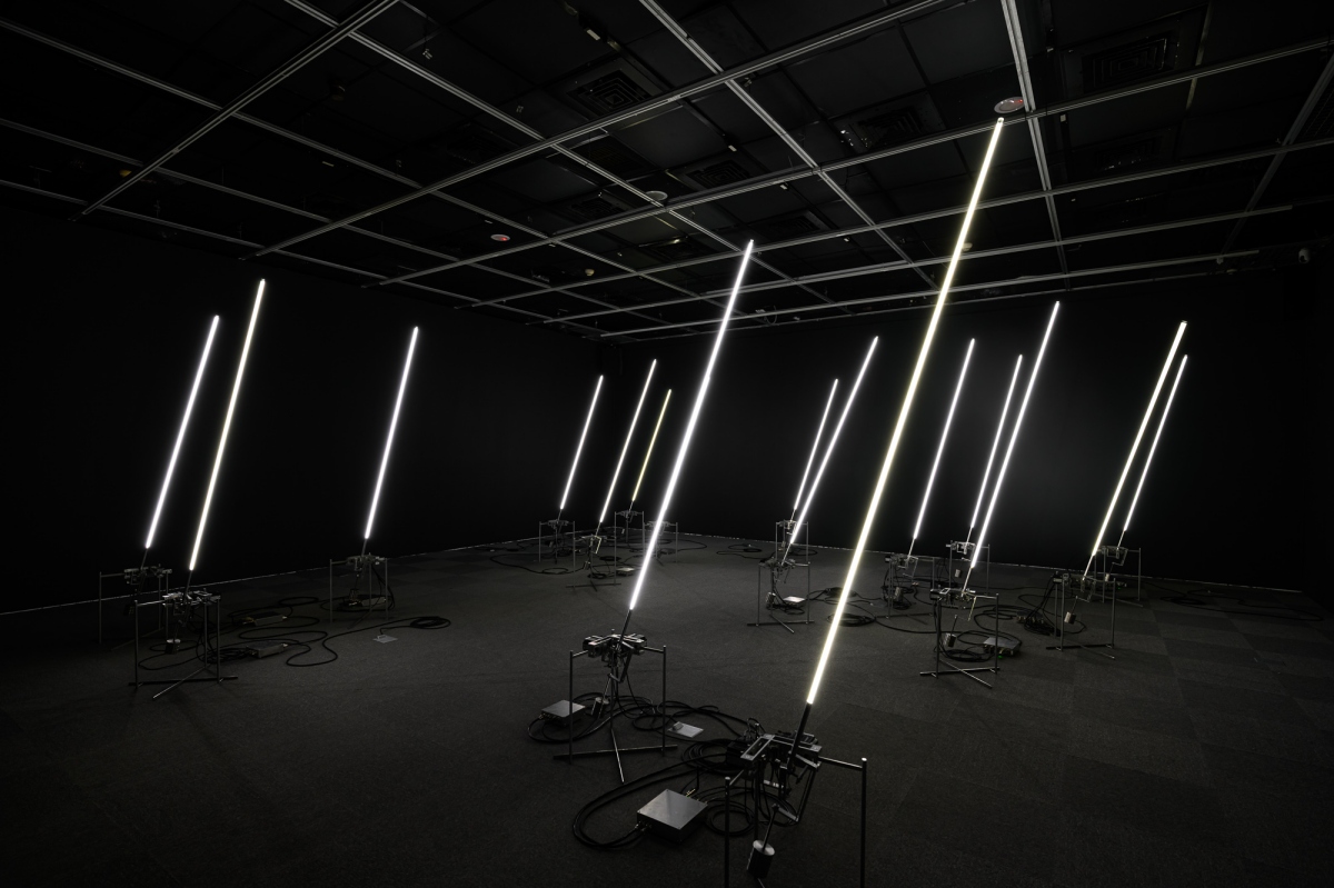 《風場II》(圖片提供:台北當代藝術館,攝影:ANPIS FOTO 王世邦) 《風場II》(圖片提供:台北當代藝術館,攝影:ANPIS FOTO 王世邦)