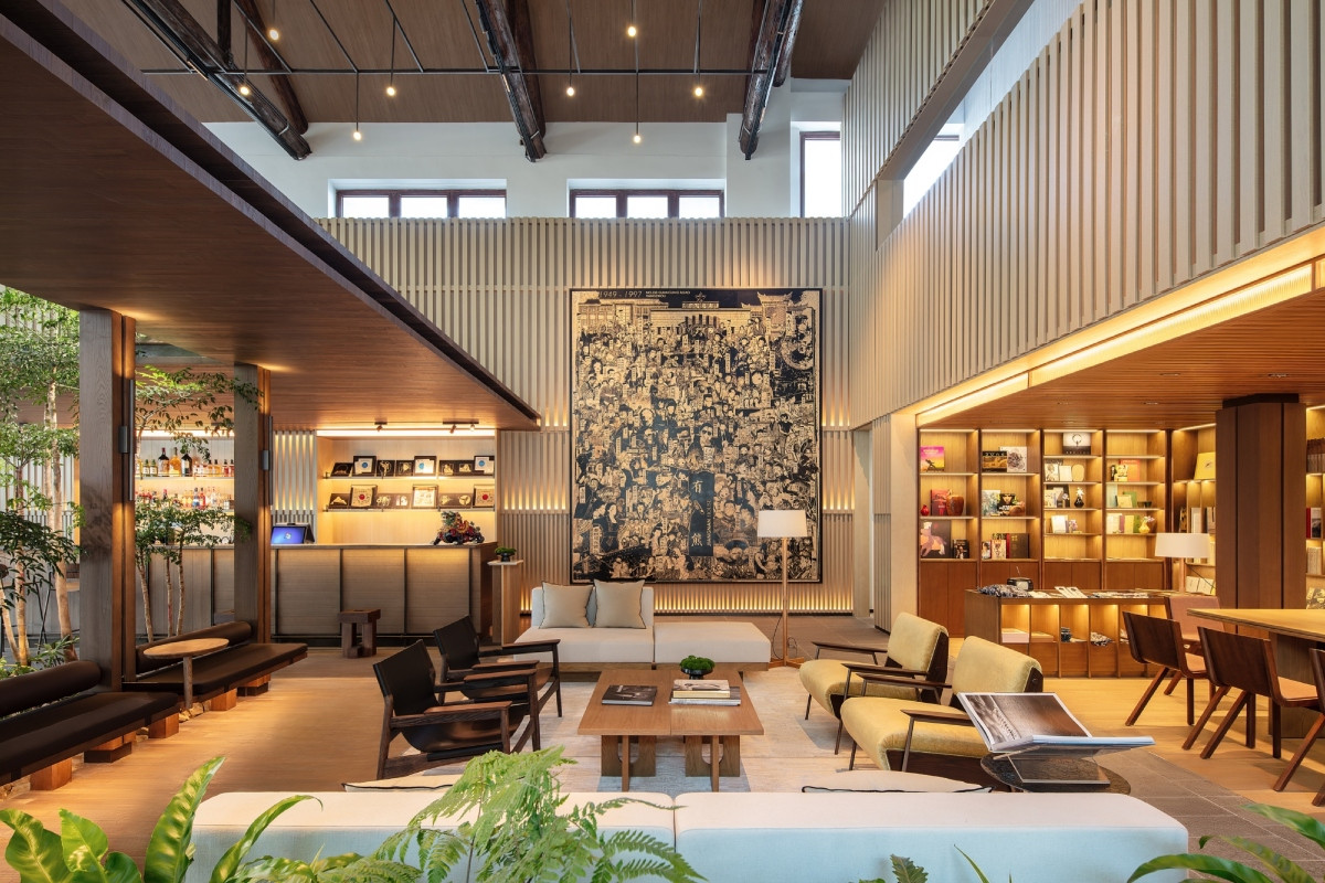 電影院放映廳化身揚州廣陵有熊酒店大廳。(圖片提供:B.L.U.E. Architecture Studio/攝影:夏至) 電影院放映廳化身揚州廣陵有熊酒店大廳。(圖片提供:B.L.U.E. Architecture Studio/攝影:夏至)