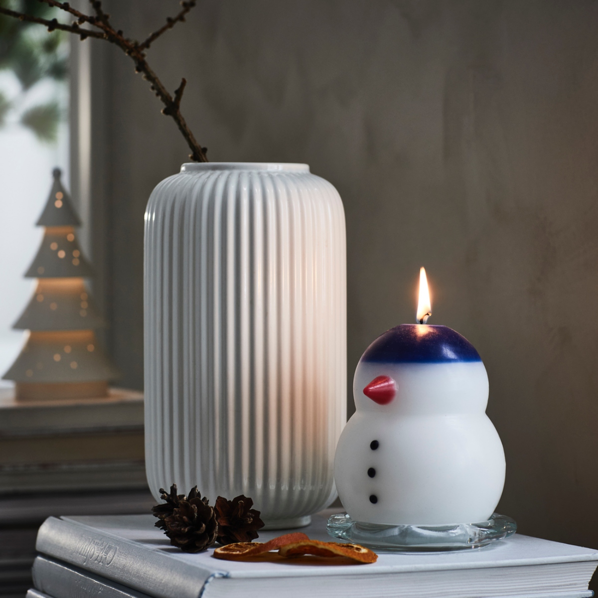 VINTERFINT雪人柱狀蠟燭 199元 (圖片提供:IKEA) VINTERFINT雪人柱狀蠟燭 199元 (圖片提供:IKEA)