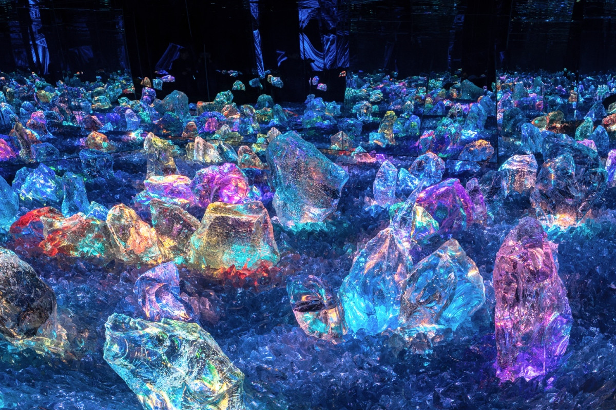 《Sea of Solidified Light/凝固した光の海》。(圖片提供:teamLab Biovortex Kyoto, Kyoto © teamLab) 《Sea of Solidified Light/凝固した光の海》。(圖片提供:teamLab Biovortex Kyoto, Kyoto © teamLab)
