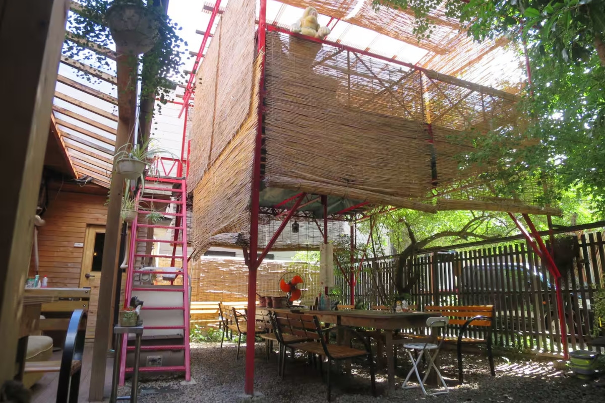 庭院額外搭建露天平台。(圖片來源:Ginkakuji Kinta Airbnb) 庭院額外搭建露天平台。(圖片來源:Ginkakuji Kinta Airbnb)