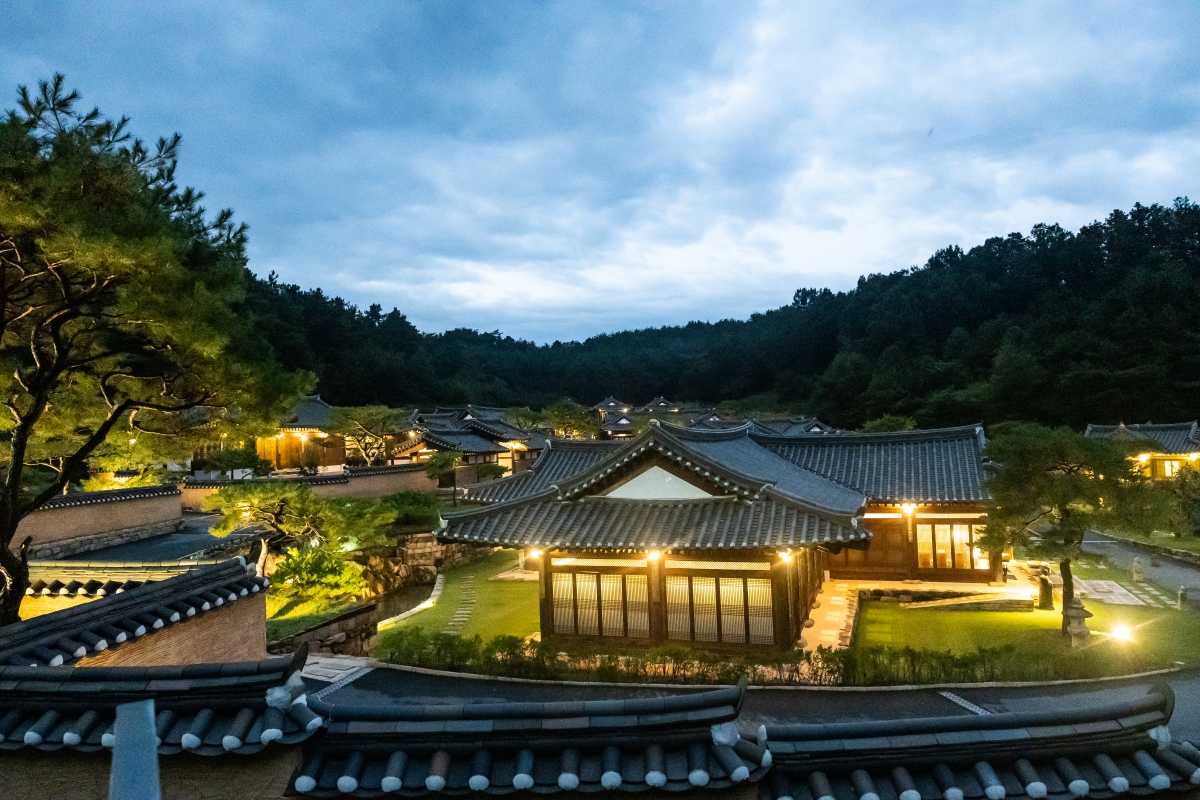 樂古齋河回韓屋飯店是一間融合傳統韓屋美學與現代旅遊需求的住宿空間。(圖片提供:Booking.com) 樂古齋河回韓屋飯店是一間融合傳統韓屋美學與現代旅遊需求的住宿空間。(圖片提供:Booking.com)