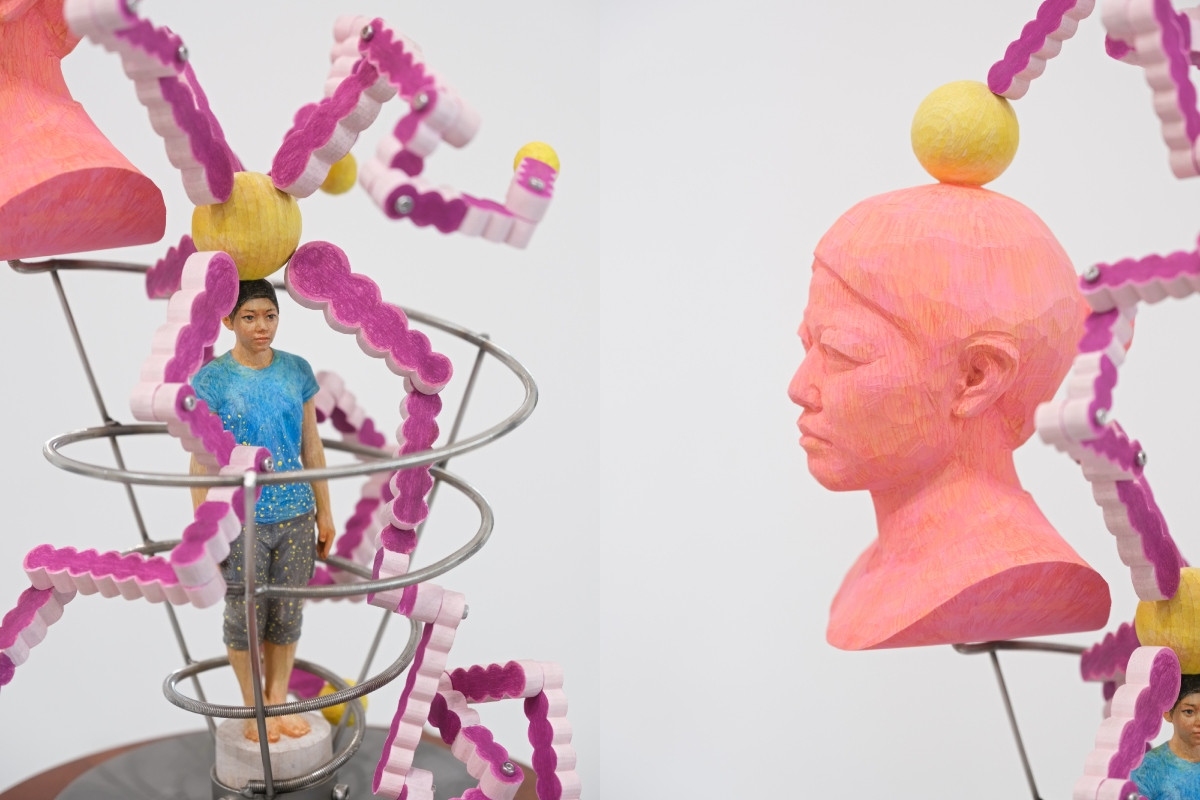 各雕塑交錯運用球體、方形木條及金屬支架等零件。(圖片提供:Hiro Hiro Art Space) 各雕塑交錯運用球體、方形木條及金屬支架等零件。(圖片提供:Hiro Hiro Art Space)