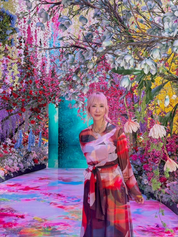 蜷川實花現身《蜷川實花展 with EiM：彼岸之光，此岸之影》 開幕記者會。（圖片提供：聯合數位文創）