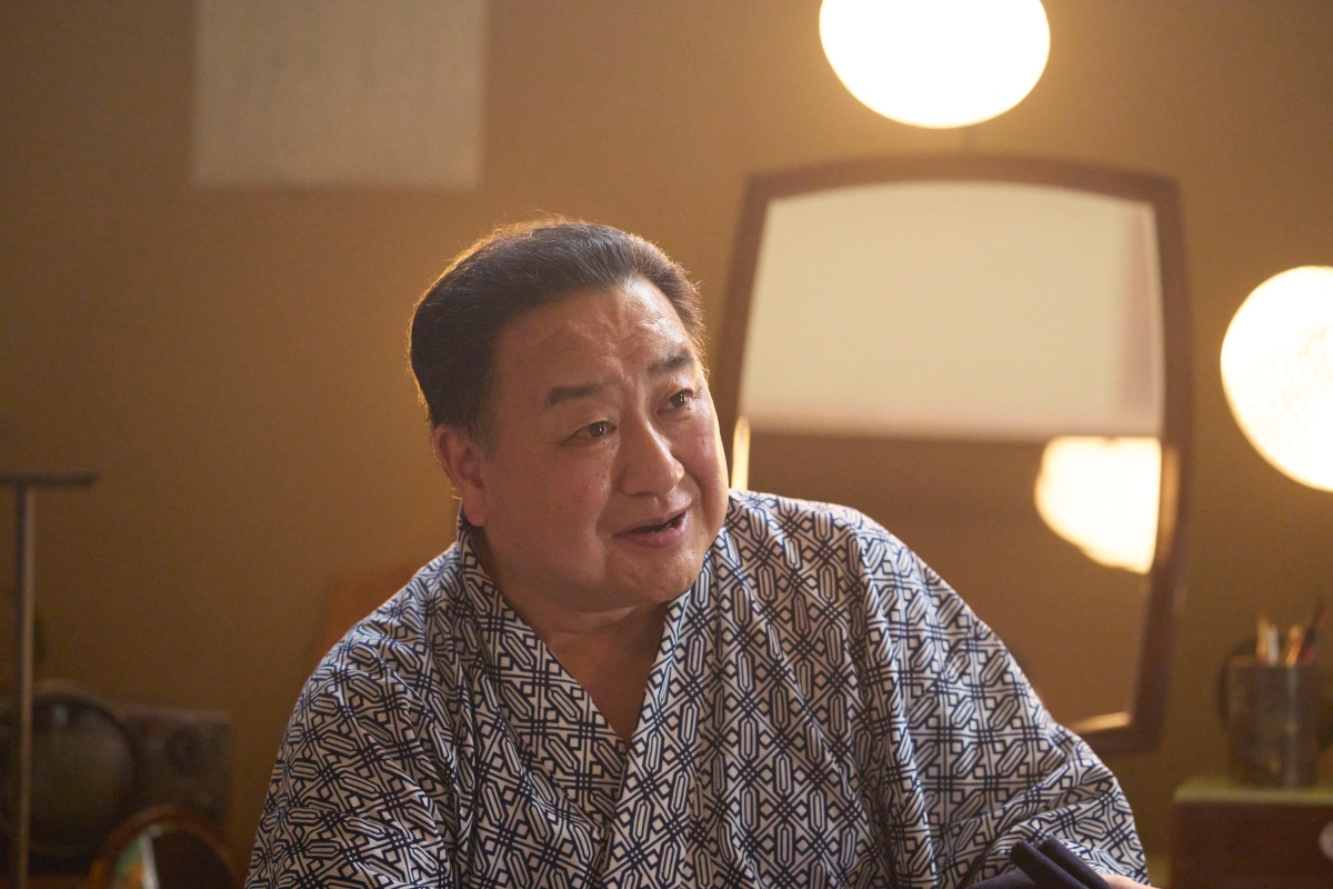 中村雁治郎不僅擔任《國寶》歌舞伎指導，也在片中飾演彰子的父親、歌舞伎名家吾妻千五郎。（圖片提供：©SHUICHI YOSHIDA/ASP ©2025 