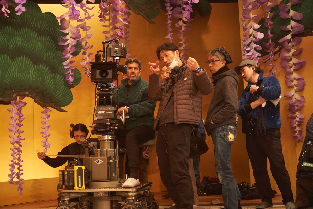 李相日曾和Sofian在Apple TV+影集《柏青哥》合作，進而邀請他擔任《國寶》攝影指導。（圖片提供：©SHUICHI YOSHIDA/ASP ©2025 